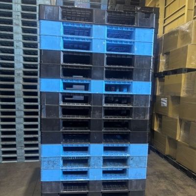 【中古】プラスチック中古パレット　1300×1100【埼玉県三郷市】p-00189　※10枚からのご注文